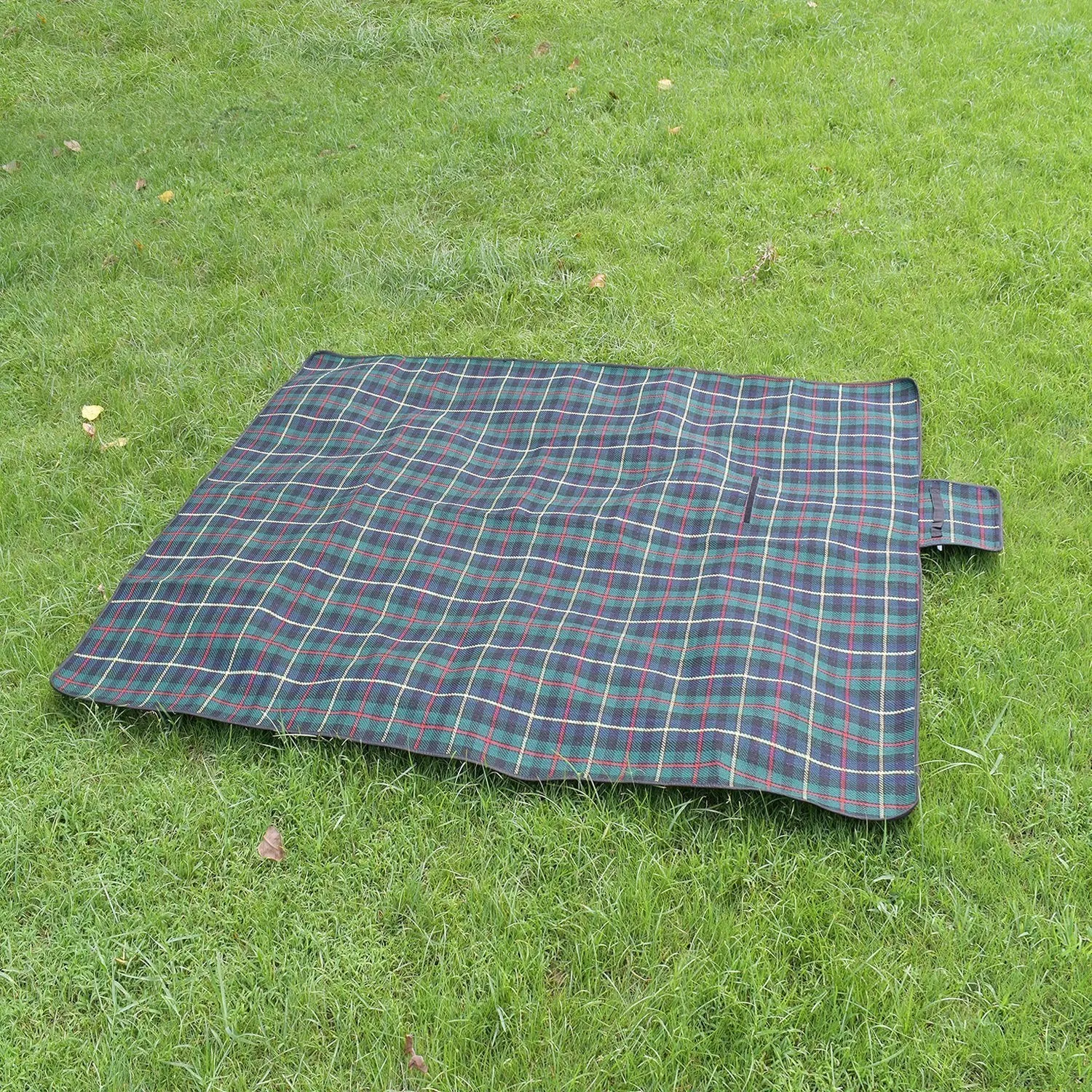 Vovoly Picnic Outdoor Blanket Extra Large Waterproof For Beach Camping Hiking Travel Water-Resistant Handy Mat with Strap 78&quot; x 59&quot;